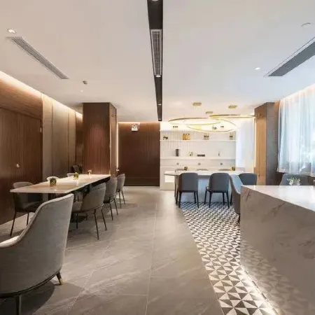 Homeinn Plus Hotel (Guangzhou Yong Qing Fang Changshou Road Subway Station) Отели рядом с достопримечательностью «Ли-Ван»