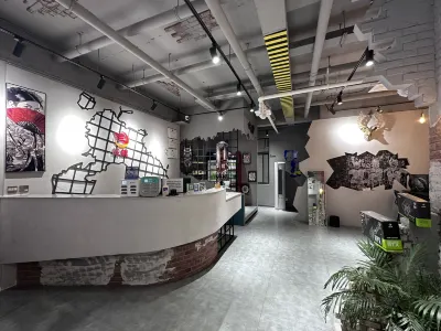 Xi'an Zhanqi E-sports Hotel (Huaqingchi Subway Station)