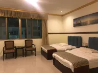 Guangning Huaxia Business Hotel - balcony