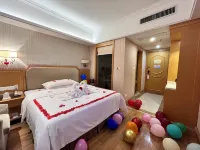 โรงแรมวิเอนนา 3 เบสต์ (ถนนจงซาน ศูนย์กลางเมือง ไป่เซ่อ)