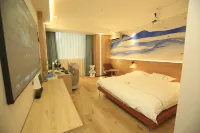 Bazhong Light and Shadow 9F E-sports Hotel