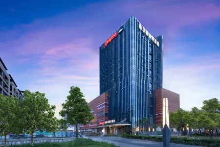 Hampton by Hilton Yancheng Sheyang Отели рядом с достопримечательностью «Xixin Temple»