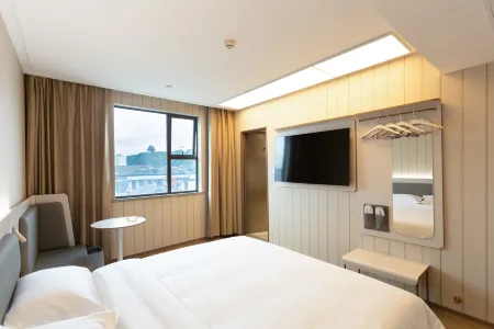 Suixing Hotel · Huipin (Wuhan Yellow Crane Tower Yangtze River Bridge) Отели рядом с достопримечательностью «Wuhan Ferry Huanghelou Dock»