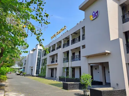 Hotel Tilamas Juanda Отели в г. Sedati