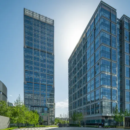 Holiday Inn BEIJING FOCUS SQUARE by IHG Отели рядом с достопримечательностью «Станция метро Wangjing»
