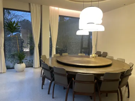 Yongjia Taiyi. Tengxi Xiaoyin Homestay Отели рядом с достопримечательностью «Lishui Ancient Street»