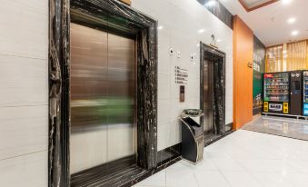 Rezen Select Hotel (Enshi Tujia Girl`s Town)