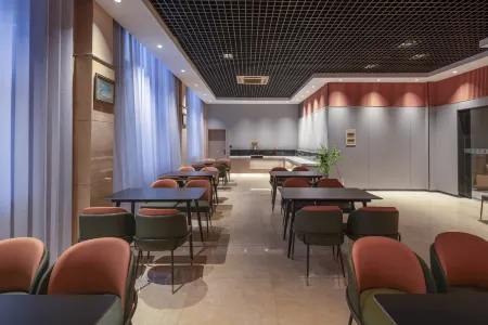 Zhangjiagang Manjin Hotel (Mambat Shopping Plaza Branch) Отели рядом с достопримечательностью «luyuanguzhen»