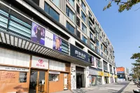 融海居民宿（寶龍天地半升洞碼頭店） 六本木附近的飯店