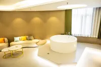 Golden Sunshine Business Hotel Hotels in Qitaihe