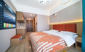 Happy Hotel (East railway station)
