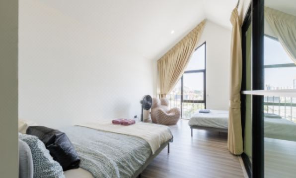 Bangkok Four-Bedroom Single Family Villa [near Sangtai Shopping Center + Royal Park]