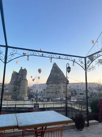 Century Cave Hotel Отели рядом с достопримечательностью «Роуз-Валли»