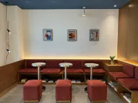 BLOOM BLUE Hotel (Leshan High-speed Railway Station Shihao Plaza)