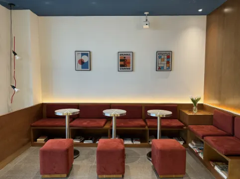 BLOOM BLUE Hotel (Leshan High-speed Railway Station Shihao Plaza)