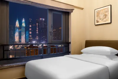 Foliage · Guanye Hotel (Chongqing Monument to the people's Liberation Hongyadong Store) Hotels in Nanbin Road