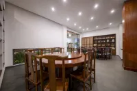 Binchuan chicken foot mountain sit forget one courtyard