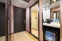 XiHe Hotel (Dalian Railway Station Zhongshan Plaza Store)