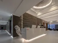 覓雲悅上飯店（省博物院湘雅醫院地鐵站店） 开福区附近的飯店
