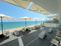 Moonrise Over the Sea·Designer Seaview Hotel (Sanya Tianya Town Branch) - بار