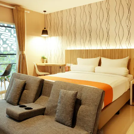 Front One Hotel Sragen