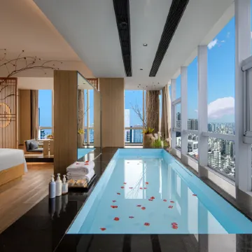 Ramada by Wyndham Changsha Downtown Отели рядом с достопримечательностью «Orange Island»