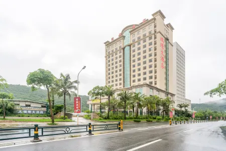 Ruijing Hotel on Hailing Island (Dajiaowan Branch) Отели рядом с достопримечательностью «Hai Ling Island»