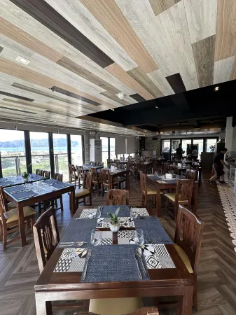 Coron 180 Hotel Отели рядом с достопримечательностью «Гора Тапяс»