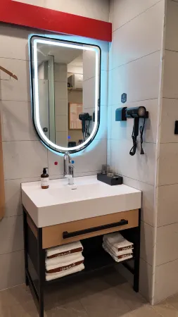 Shankee Chain Hotel (Tongliao Horqin Avenue West Section Nanqiao) Отели рядом с достопримечательностью «Tongliao Public Security Cadre School»