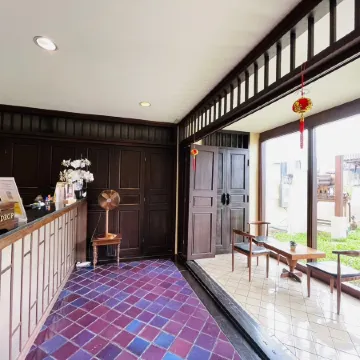 Na Thapae Chiangmai Hotel Отели рядом с достопримечательностью «Ворота Тхапе»