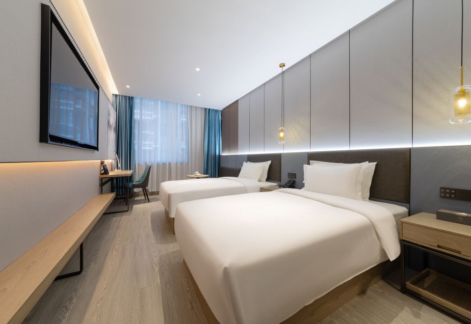 5. 웨이팅 호텔 (..