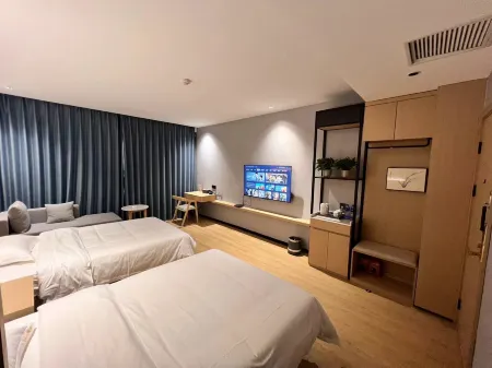 Dunhuang Dunyue Hotel (Shazhou Night Market)