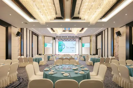 Qingshui·Tianyi Hot Spring Qingxianghe Hotel Отели рядом с достопримечательностью «Jiulong Lake (Jiulong Cave Cluster)»