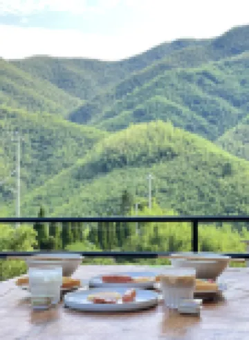 Mountains beyond mountains Liu su shan she hot spring holiday meisu