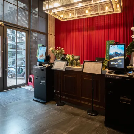 CHECK inn Express Taichung YiZhong Отели рядом с достопримечательностью «Храм Паочуэ»