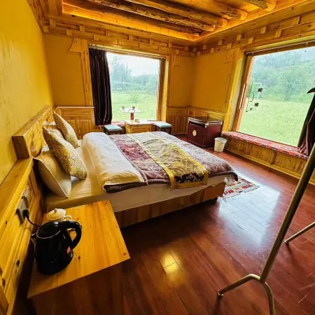 Kangding Huaxiang Siyizhijia Homestay