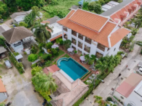 Monaburi Boutique Resort Hôtels à : Plage de Rawai