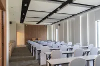 Aden Hotel & Business Centre (airport) - С парковкой