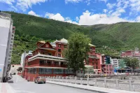 Jiarong Grand Hotel Hôtels à : Barkam