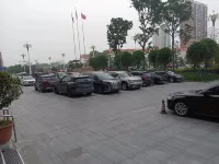 Nanyang Okey Elegant Style Hotel (Wanda Jianye Triumph Square Dushan Avenue Branch) - parkir