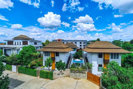 Na Napa Wellness Spa & Resort Отели рядом с достопримечательностью «Zen Paradise Chiang Mai Villa»