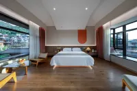 Shuangyu Homestay (Mangshi Yi Nationality Ancient Town)