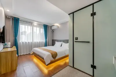 Baiwei Business Hotel (Qinhuangdao Railway Station) Hotels in People's Square Area