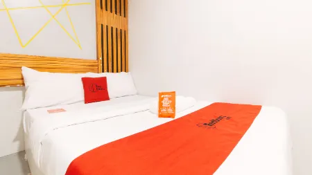 RedDoorz near Quiapo Church Manila Отели рядом с достопримечательностью «Университет Лисеум оф Филиппины»