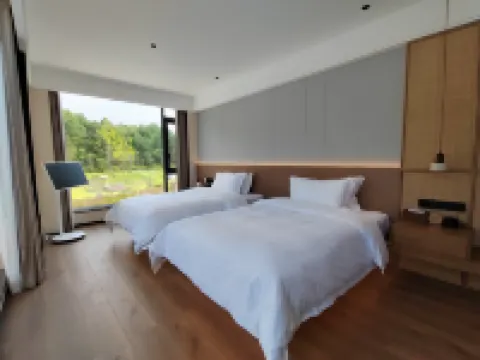 The Bay Bridge Hong Kong