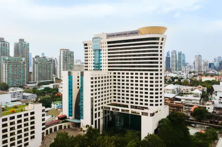 Grand Mercure Bangkok Atrium Отели рядом с достопримечательностью «Wat Mai Phiren»