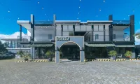 RedDoorz Plus @ Hotel El Sur Tagaytay Hotels in Tagaytay