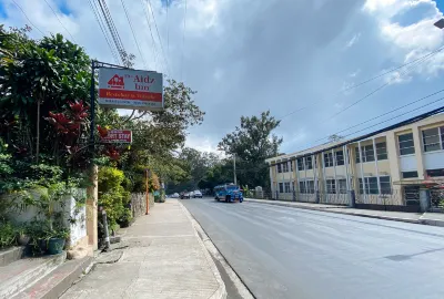 RedDoorz Hostel @ Tita Aidz Inn Baguio Hôtels à : Baguio