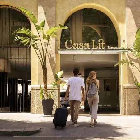 Casa Lit Barcelona Отели рядом с достопримечательностью «Торговый центр Maremagnum»