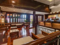 Rattana Karon Beach Hotel カロン・ナイト・マーケット周辺のホテル